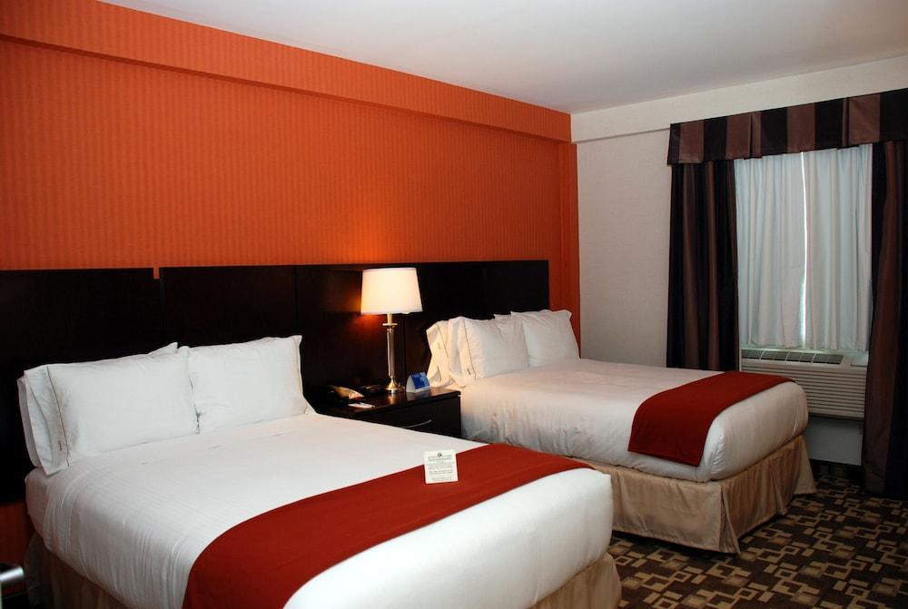 ניו יורק Holiday Inn Express Maspeth By Ihg מראה חיצוני תמונה