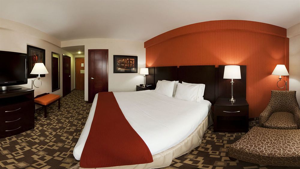 ניו יורק Holiday Inn Express Maspeth By Ihg מראה חיצוני תמונה